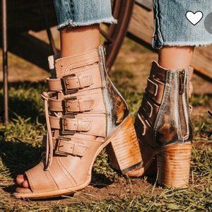 Freebird Braeden Blush size 9